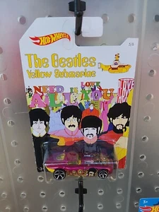 2016 Hot Wheels THE BEATLES YELLOW SUBMARINE Fast Felion - Picture 1 of 2