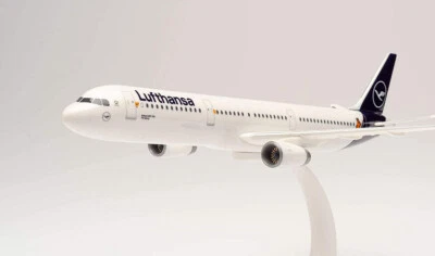 MODELLINO AEREO STATICO HERPA AIRBUS A321 LUFTHANSA DIE MAUS SCALA 1:200 - Immagine 1 di 4