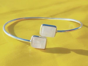 Delicato Pietra Lunare Arcobaleno Gemma Argento Sterling 925 Artigianale - Foto 1 di 5