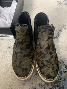 womens butterfly twists Shoes Alexis Camo Size 7 - Picture 1 of 20