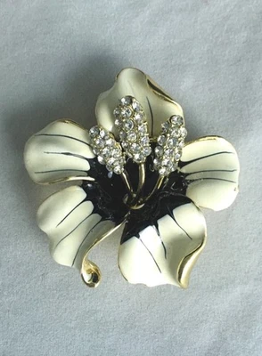 Betsy Johnson brooch, white enamel flower with rhinestones, plus chain, (#8331) - Image 1 of 4