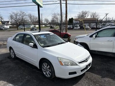 Used Front Left Door Window Regulator Front fits: 2007 Honda Accord electric Sdn - Image 1 of 4