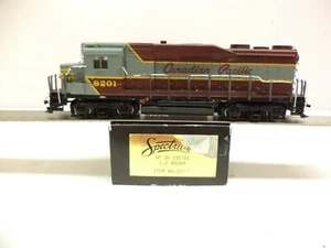 Bachmann Ho 82019, GP-30 Locomotive, Canadian Pacific 8201 - Picture 1 of 5
