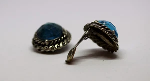 Vintage Silver Tone Metal Big Blue Stone Ear Clips - Picture 1 of 4