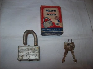 Vintage Master Strong Man Padlock # 500 with 2 keys Original Box - Picture 1 of 4