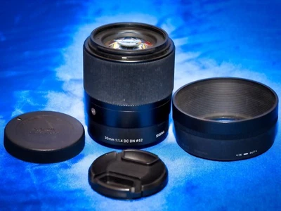 Sigma 30mm f/1.4 DC DN Contemporary AF Festbrennweite Objektiv für Sony E Mount APS-C Kameras - Bild 1 von 4