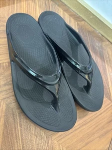 Oofos Woman 9 (EU 40) Black Thong Flip Flop Recovery Sandals - Picture 1 of 10