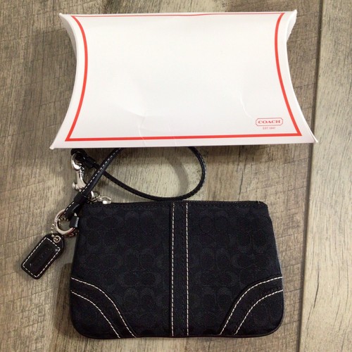 Borsa da polso Coach Classic Signature stampa C nera con cerniera