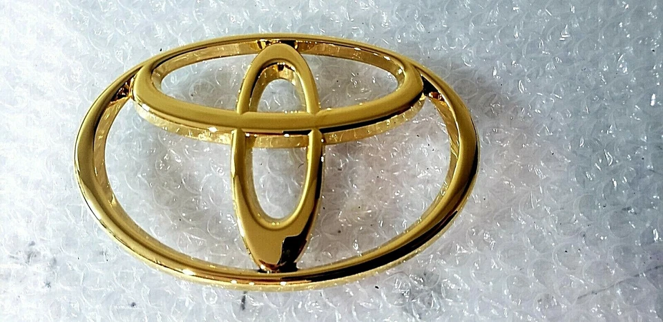 SE ADAPTA A TOYOTA 4 CORREDORES EMBLEMA PARRILLA DELANTERA ORO 24K 2000 2001 2002 Foto 1 de 1