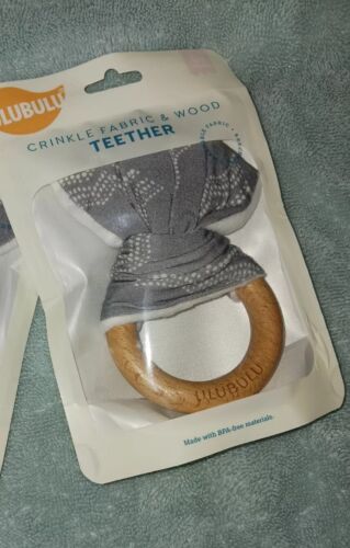 ULUBULU Crinkle Fabric & Wood Teethers & Fitted Crib Baby Sheets. 2 Of Each. 4pc