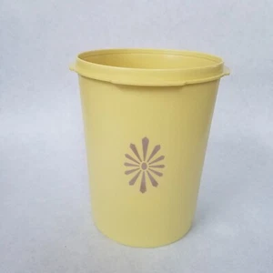 Tupperware Contenitore Servalier Giallo Sunburst Conservazione Alimenti Solo Fondo 811-2 - Foto 1 di 4