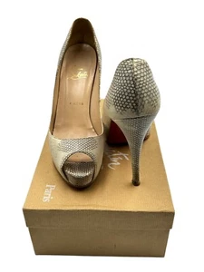 Christian Louboutin Peeptoe-Pumps "Very Prive" elfenbeinfarben Schlangenleder-Print, Gr. 38 - Bild 1 von 12