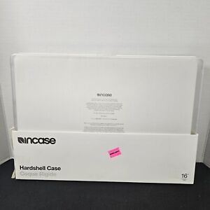 Incase - Hardshell Dot Case for the MacBook Pro 16" 2021 - Clear