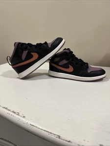 Nike Air Jordan 1 Mid SE "Black Sky J Mauve" FB9911-008 Size 2Y Youth - Picture 1 of 12