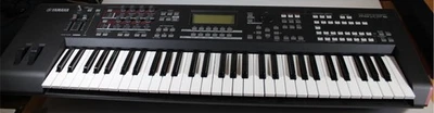 Yamaha MOXF6 Synthesizer mit Flashspeicher - Gebraucht, sehr gut erhalten - Bild 1 von 4