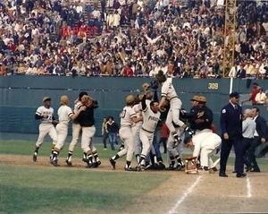 ROBERTO CLEMENTE 71 WS ULTIMA USCITA CELEBRAZIONE COLORE 8x10 FOTO - Foto 1 di 1