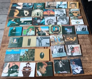 Johnny Hallyday -39 magnets aimantés, représentant couvertures de Vinyles Etc... - Bild 1 von 5