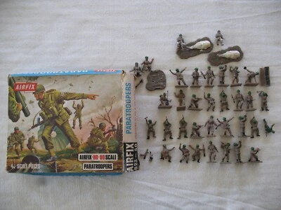 VINTAGE AIRFIX HO/OO 1/72 SCALE "WW2 Paratroopers"  - S23-50 - image 1 of 4