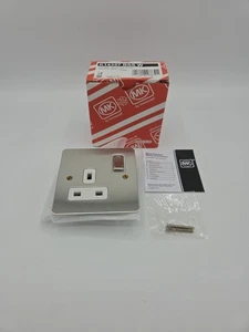 MK Single Socket - K14357 BSS W - 13A 1 Gang DP Switched Socket White Insert  - Picture 1 of 6