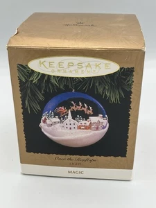 Hallmark Keepsake 1996 Over the Rooftops Magic Ornament Box non testato - Foto 1 di 12