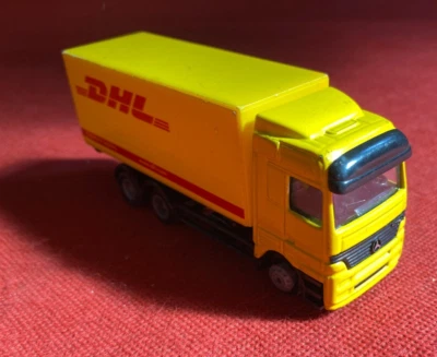 Modellino Camion Truck DHL EXPRESS & LOGISTICS Giallo - Immagine 1 di 3