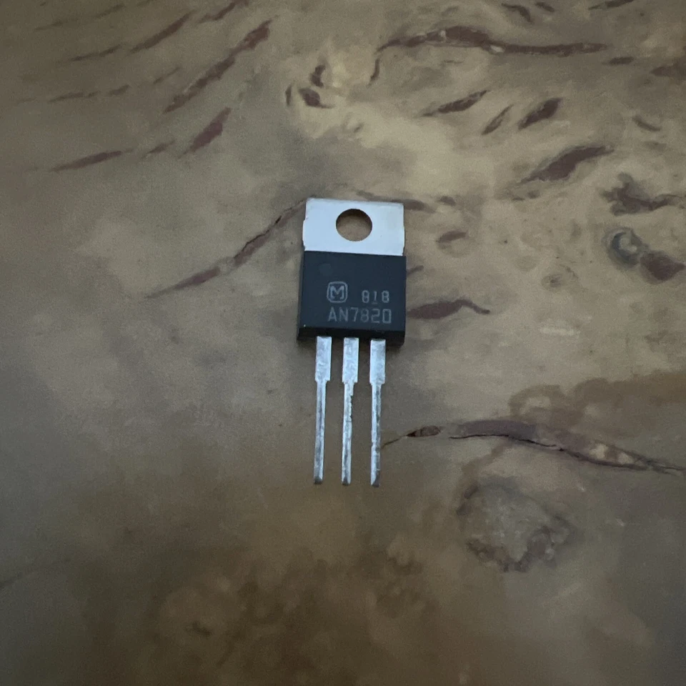 AN7820  "Original" Panasonic (Matsushita) 20V Regulator IC TO-220  1 pc - Image 1 of 1