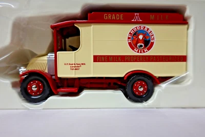 CORGI US50602 LIONELVILLE MACK AC DELIVERY TRUCK - H.P. HOOD & SONS 1:50 Scale - Image 1 of 4