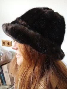 Schöne Tierfellmütze für Damen. Einheitsgröße. Dunkelbraun. 🌺 - Bild 1 von 4