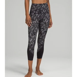Lululemon Estampado Highrise Vieira Dobladillos Crop Leggings B100 - Imagen 1 de 7