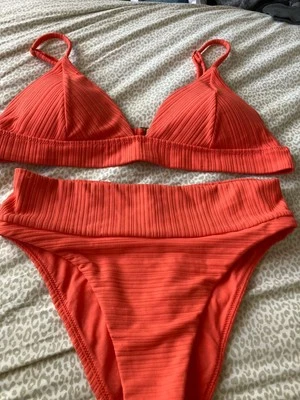 Rip Curl Naranja Coral Halter Top Cheeky Corte Inferior Conjunto Mediano Foto 1 de 4