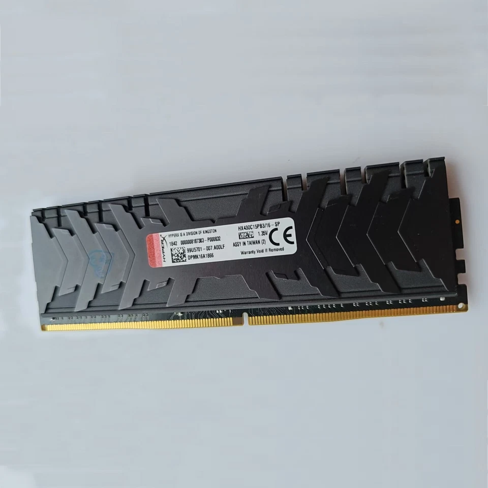 Kingston 16GB HyperX Predator Series DDR4-3000 CL15 Desktop DDR4 HX430C15PB3/16 - Image 1 of 4
