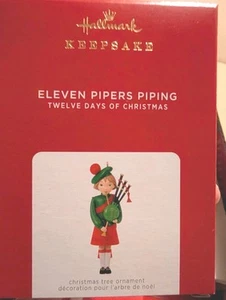 Adorno Hallmark 2021 Once Pipers Tubería Doce Días de Navidad Nuevo en Caja Nuevo en - Imagen 1 de 3