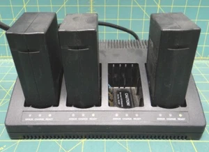FLIR Systems 117-131 Tipo PB0490 Caricabatteria 4 posti con 3 batterie - Foto 1 di 6