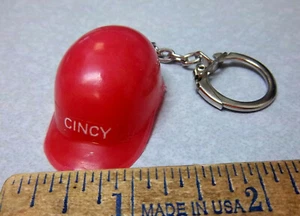 1960s Cincinatti Reds MBL baseball team novelty plastic Batting Helmet keychain - Picture 1 of 2