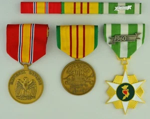Vietnam Campaign, Service & National Defense Medals with mounted Ribbon Bar - Picture 1 of 3
