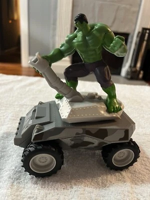 Marvel Avengers Hero Rider El Increíble Hulk En Tanque Sonidos y Movimientos FUNCIONA Foto 1 de 4