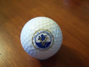 LOGOTIPO DE PELOTA DE GOLF CIUDAD DE VICTORVILLE, CALIFERIA... - Imagen 1 de 1