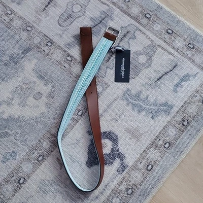 Nuevo con etiquetas Cinturón de cuero marrón a rayas de bloques de madera azul para hombre Vineyard Vines talla 36 Foto 1 de 4