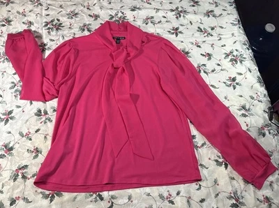 Blusa Rosa Brillante Cable & Calibre Cuello Corbata Transparente Mangas Largas Talla XL Foto 1 de 4