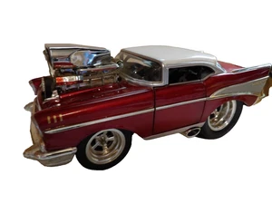 1957 chevy belair diecast 1/24 MUSCLE MACHINE  DISPLAY CAR GREAT CONDITION - Picture 1 of 4