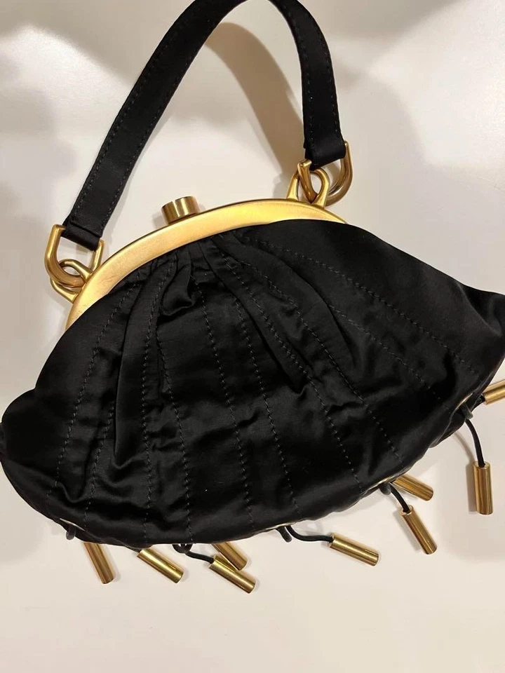 Donna Karan Colección Bolso de Noche Cartera Bolso de Mano Seda Satinado Negro x Dorado USADO Como Nuevo Foto 1 de 4