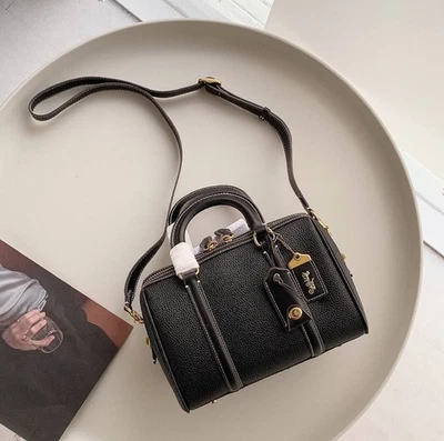 Bolso de Mano COACH C8530 Bolso de Hombro Bidireccional Cuero Rubí Negro Dorado Nuevo Outlet Foto 1 de 4