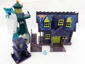 Scooby-Doo Haunted House Lighthouse Playset Bundle - Figures Not Included - Picture 1 of 10