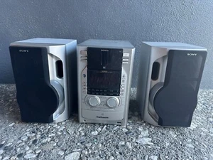 ꙮ SONY DHC-MD555 - 5 MINIDISC, 5 CD CHANGER, AM/FM TUNER - AS-IS - Picture 1 of 9