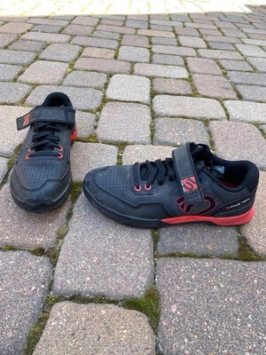 Zapatos de bicicleta de montaña Five Ten Kestrel con cordones (para hombre EE. UU. 8, funciona con cualquier pedal SPD) Foto 1 de 4