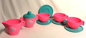 Vintage 1982 Fisher Price Toy Dish Set Cups Saucers Cream Sugar W/ Lid Pink Blue