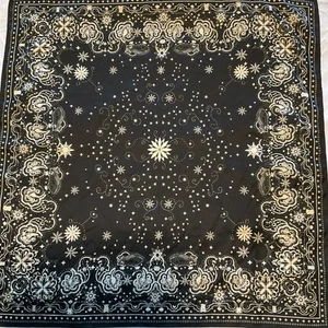 VINTAGE SCARF 100% POLYESTER 21" X 21" SQUARE BLACK WHITE - Picture 1 of 5