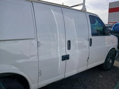 Used Rear Right Door Assembly Rear Side fits: 2013 Chevrolet Express 2500 van hi Foto 1 de 4