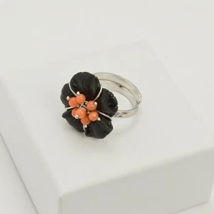 ANELLO IN ARGENTO 925 CON CORALLO ROSA E FIORE DI ONICE AGNK 058 - Foto 1 di 3