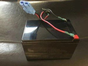 Batería de 12 V con conector de rejilla azul y fusible para niño Trax Dodge camión dual 3500 - Imagen 1 de 2